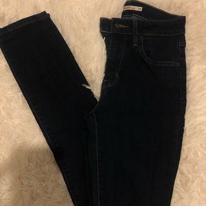 Levi's 721 Highrise Skinny Jeans